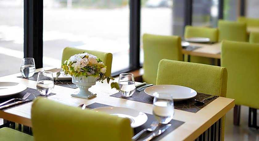 Aeris International Hotel