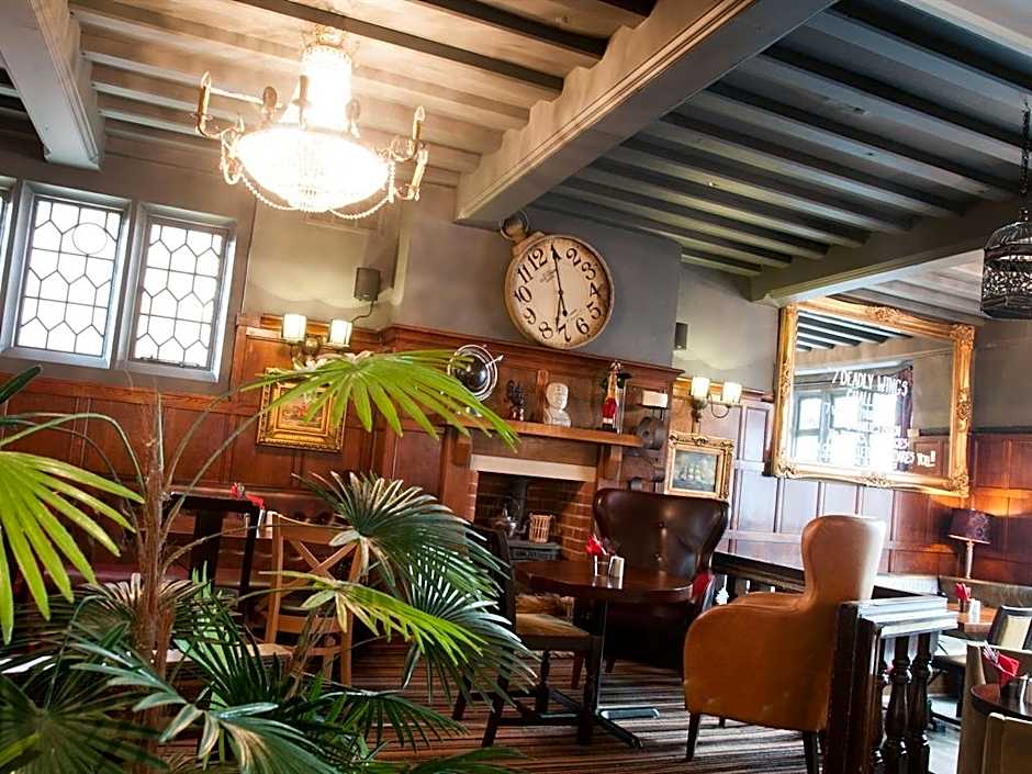 Huckleberrys Bar and Grill