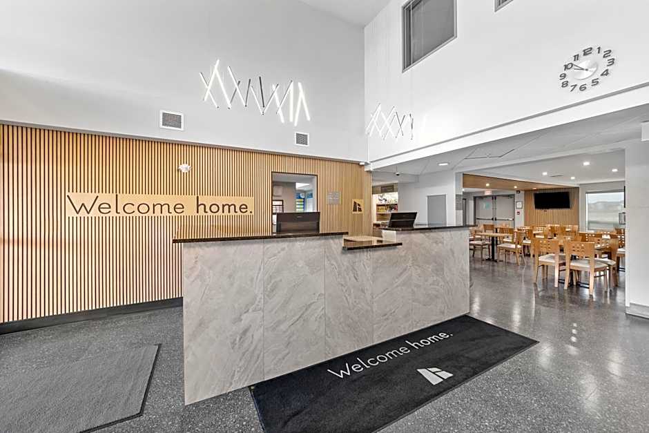 Home Inn and Suites Lloydminster