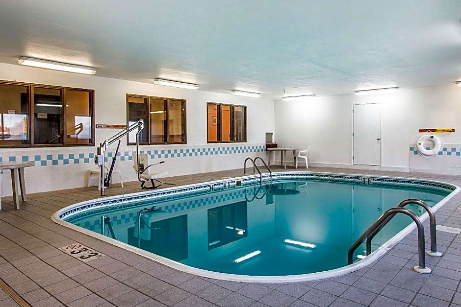 Econo Lodge Inn & Suites Pekin - Peoria Area