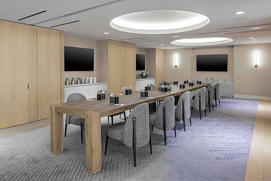 The Morrow Washington DC, Curio by Hilton