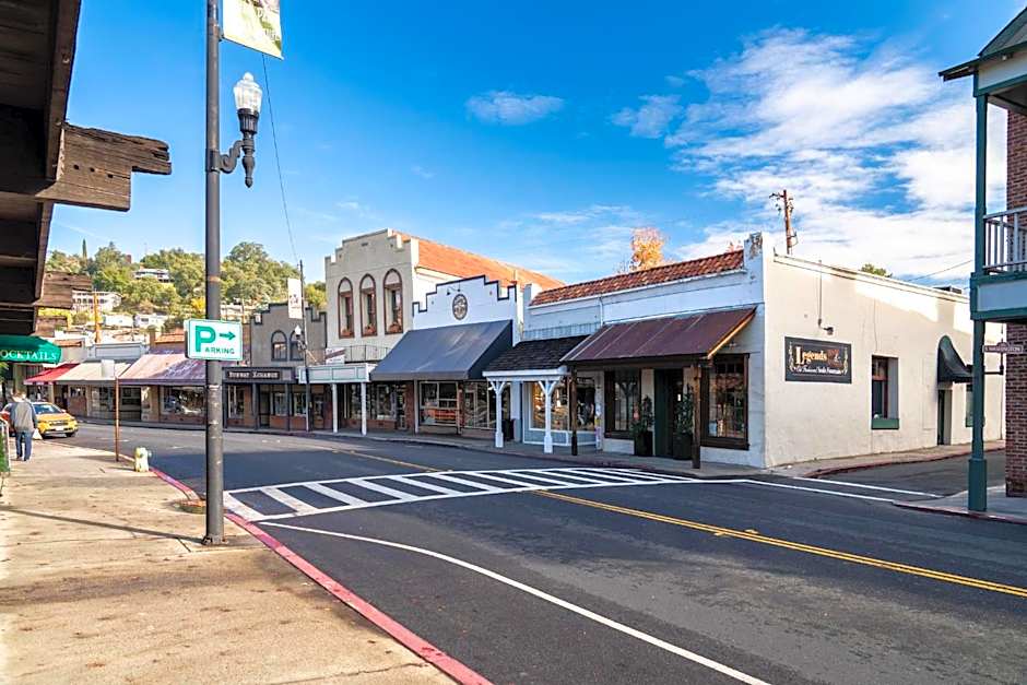 Historic Sonora Inn