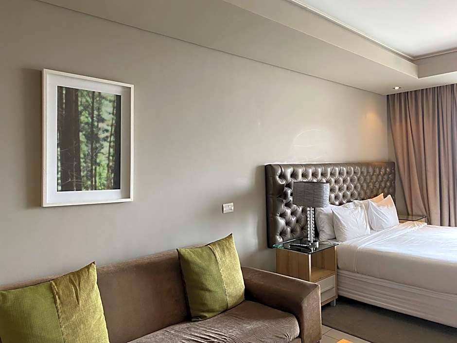 The Residences Crystal Towers