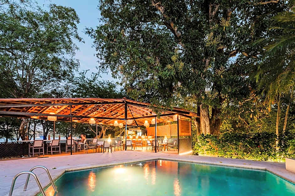 Papagayo Golden Palms Beachfront Hotel