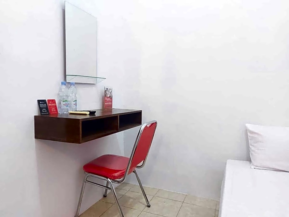 RedDoorz Syariah near Transmart Tegal