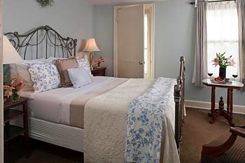 Carlisle House Bed and Breakfast