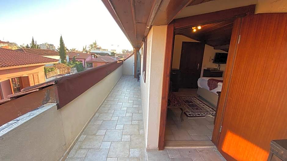 Cicerone Lodge Hotel