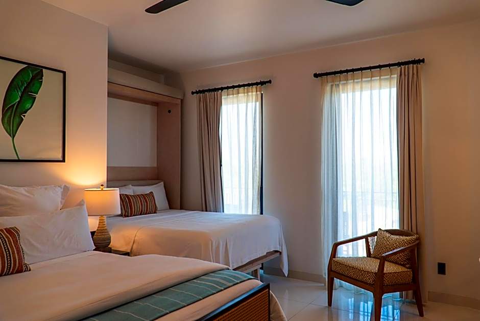 Flamboyan Hotel & Residences
