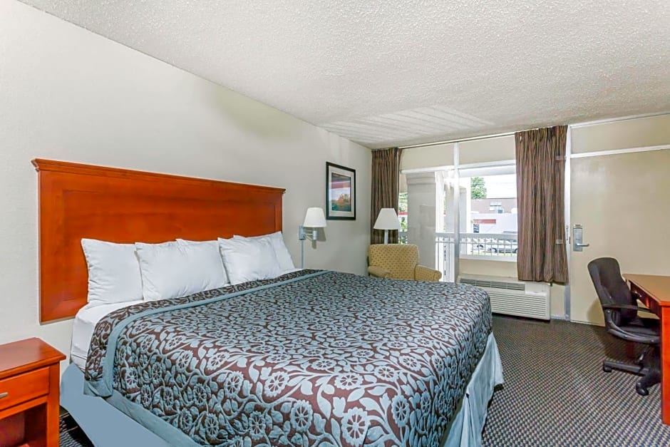 Days Inn by Wyndham Charlottesville/University Area