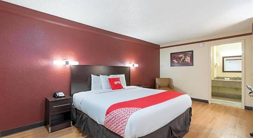 OYO Hotel Tulsa N Sheridan Rd & Airport