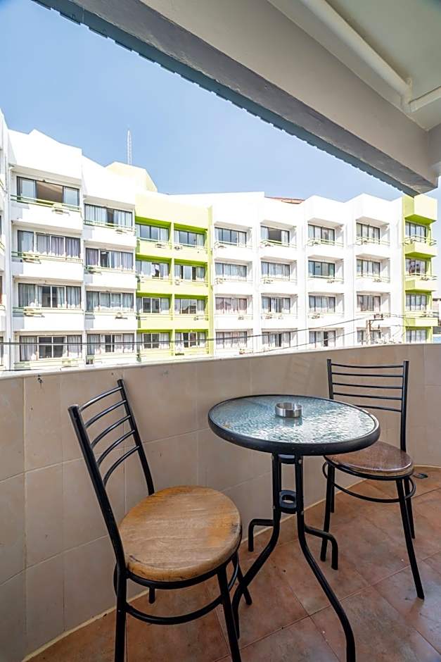 Abunawas Merry Inn at Walking Street