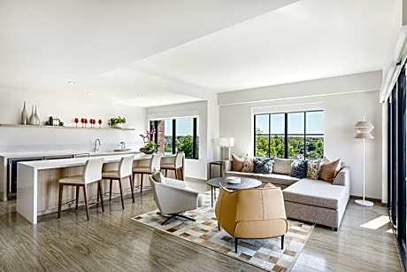 President's Suite, 1 Bedroom Suite, 1 King, Sofa bed, Balcony