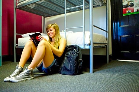Single Bed in Mixed Dormitory Room