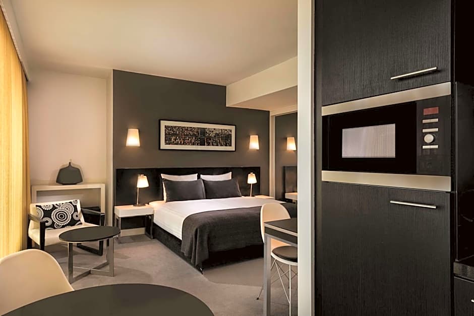 Adina Apartment Hotel Berlin Hackescher Markt