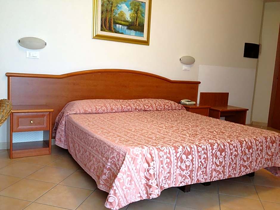 Foto 1 de 6 de Single Room