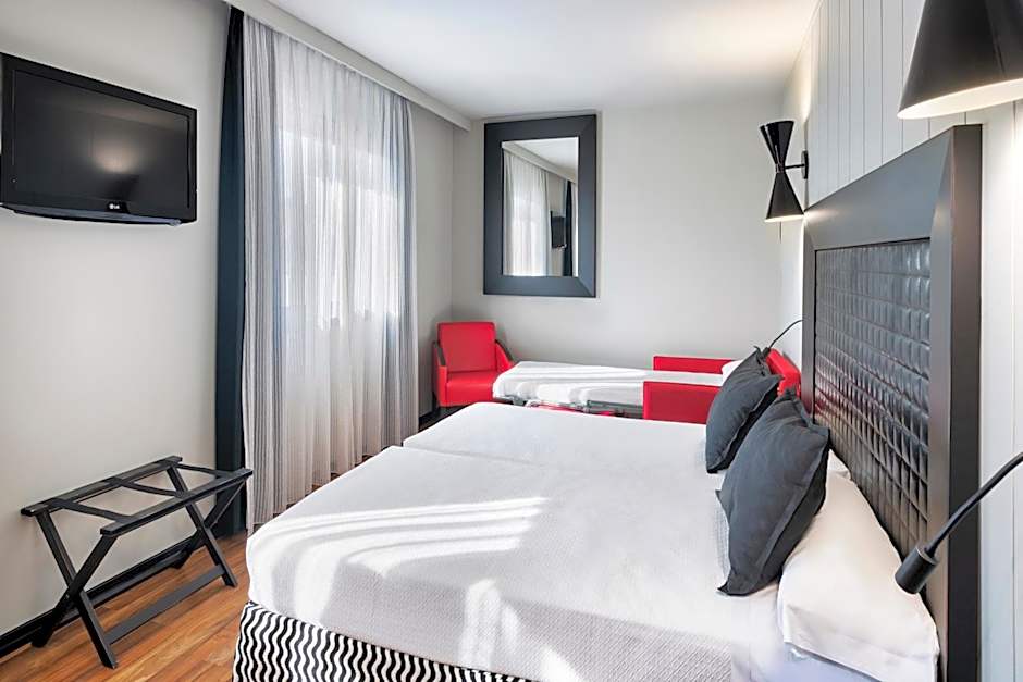 Salles Hotel Aeroport De Girona