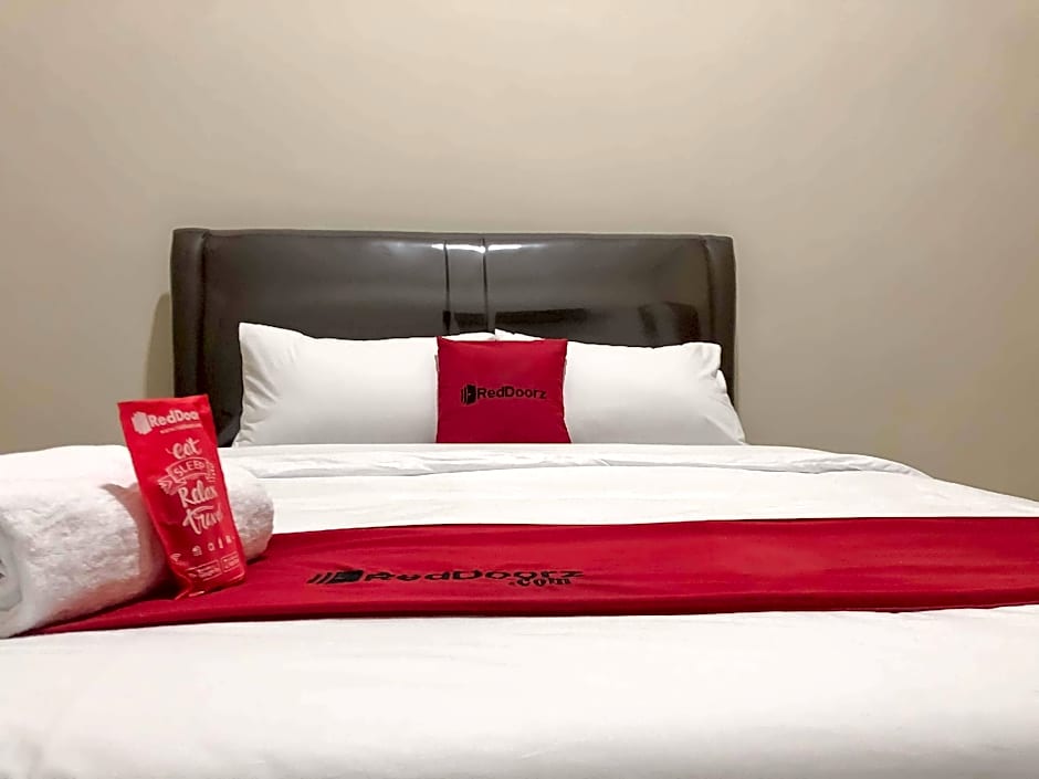 RedDoorz Syariah @ Jl. Cengger Ayam Dalam