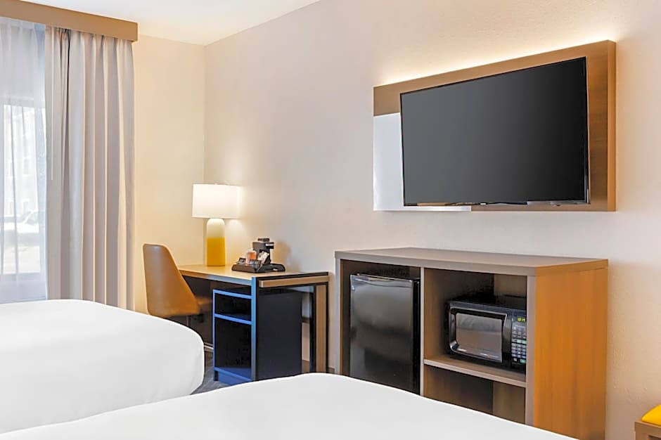 Comfort Inn & Suites Rapid City near Mt Rushmore