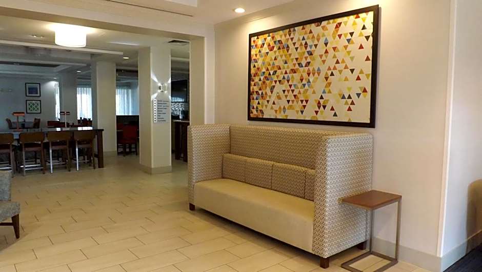 Holiday Inn Express Hotel & Suites Dyersburg By IHG