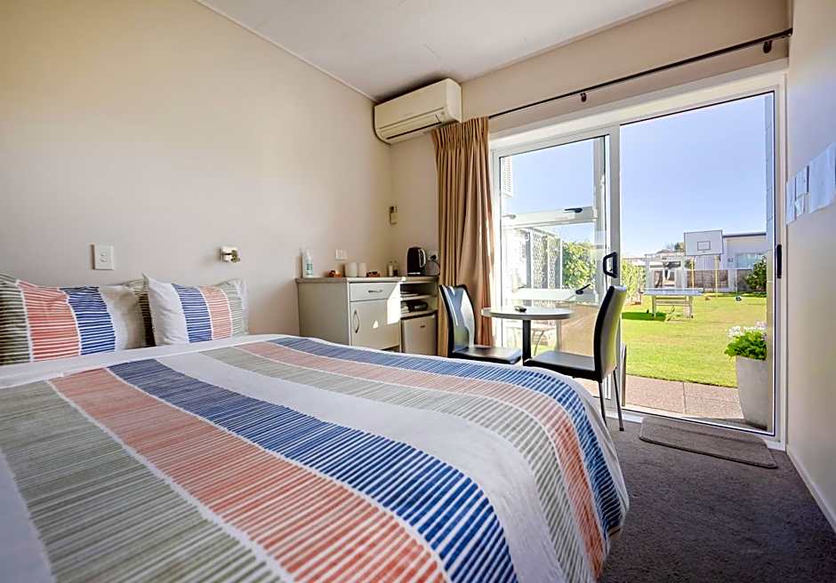 Broadway Motel & Miro Court Villas