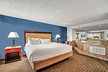 King Suite with Whirlpool - Non-Smoking