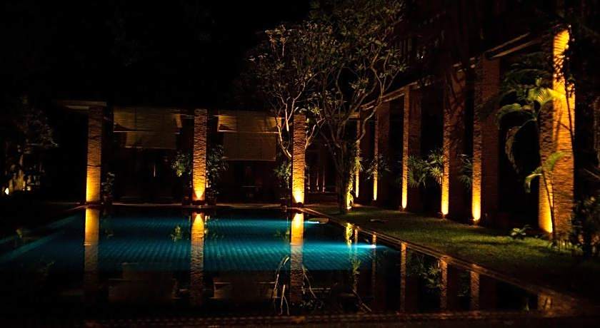 Chandra Residence, luxury, warmth and playfulness!