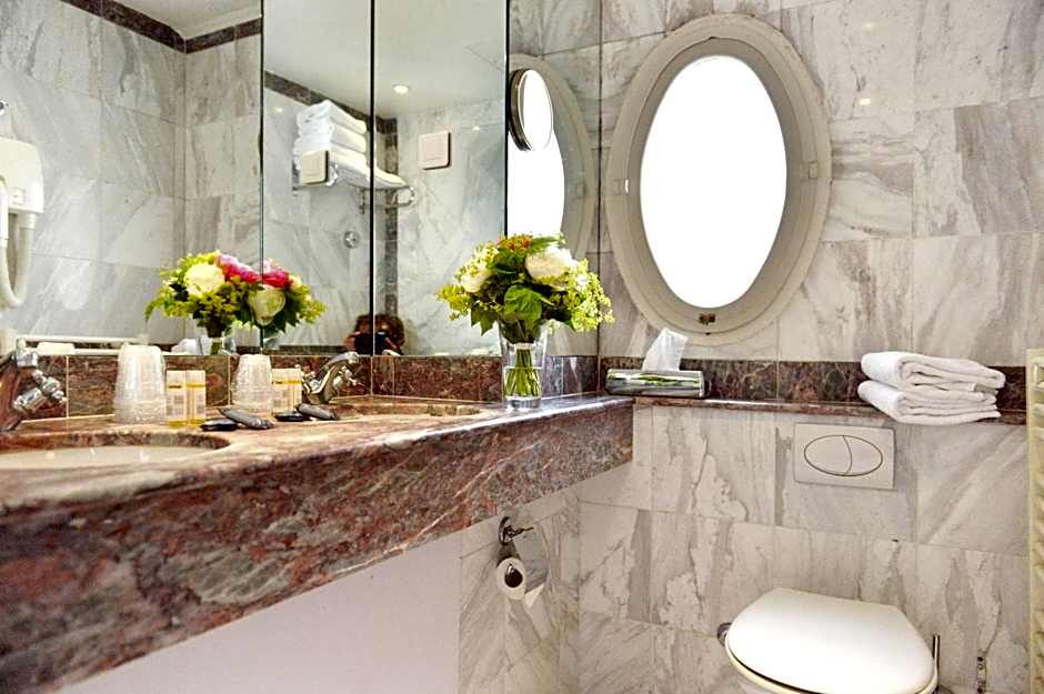 Hotel Suites Unic Renoir Saint-Germain