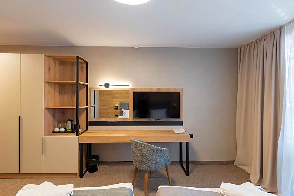 Avenue Hotel