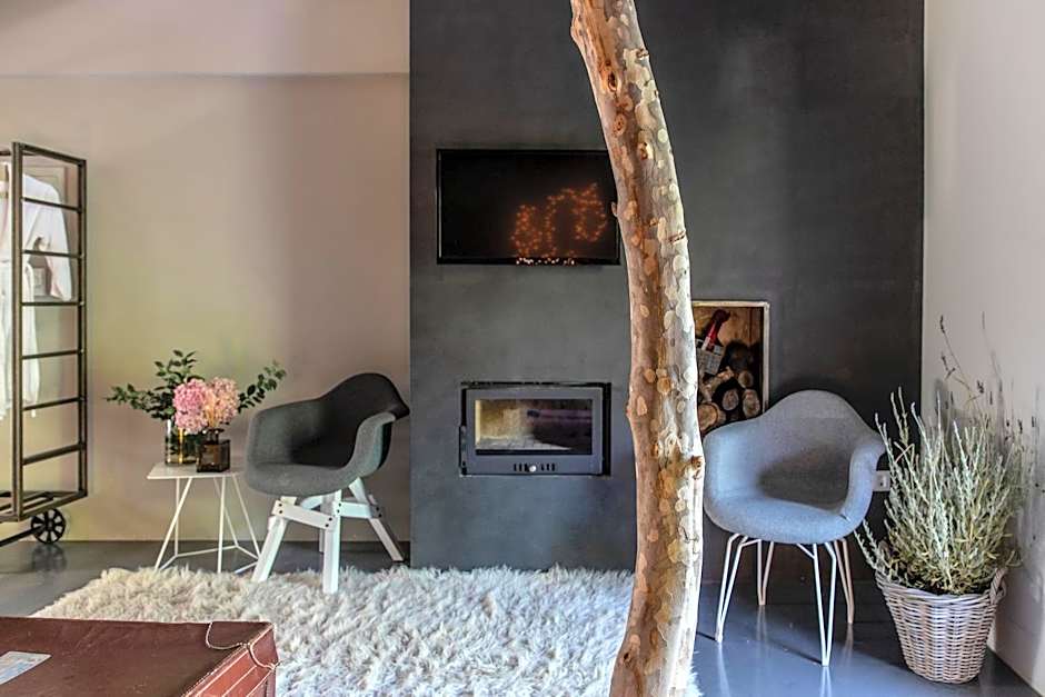 Oniropetra Boutique Hotel