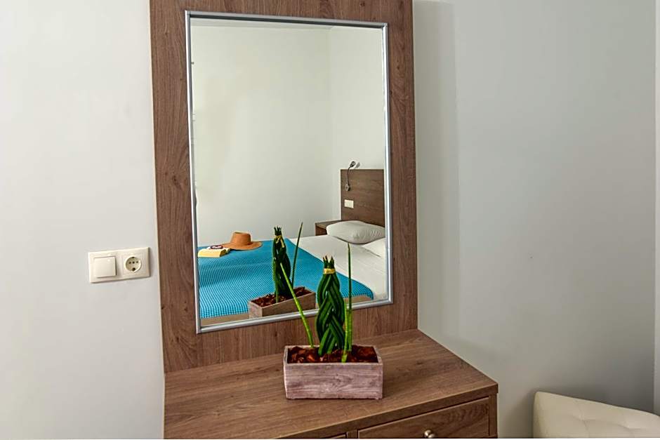 Blue Horizon Apartments