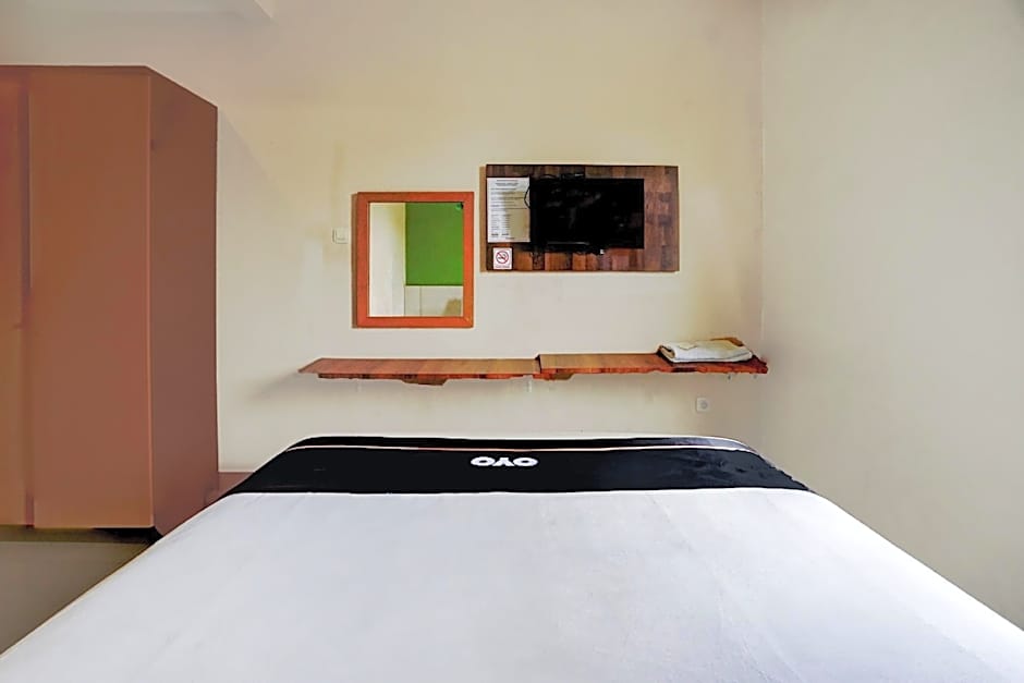 Hotel O Surabaya near Surabaya Town Square formerly Kupang Gunung Residence