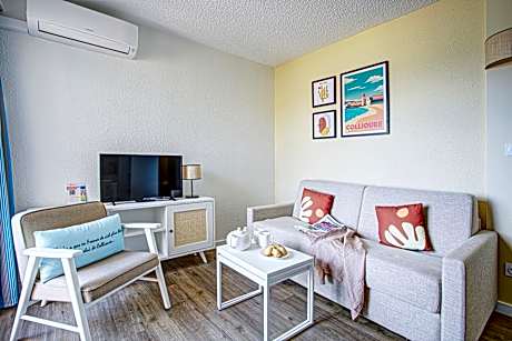 Studio with Sleeping Alcove, Air Conditioning and Terrace (2 Adults and 2 Children) - Sea View