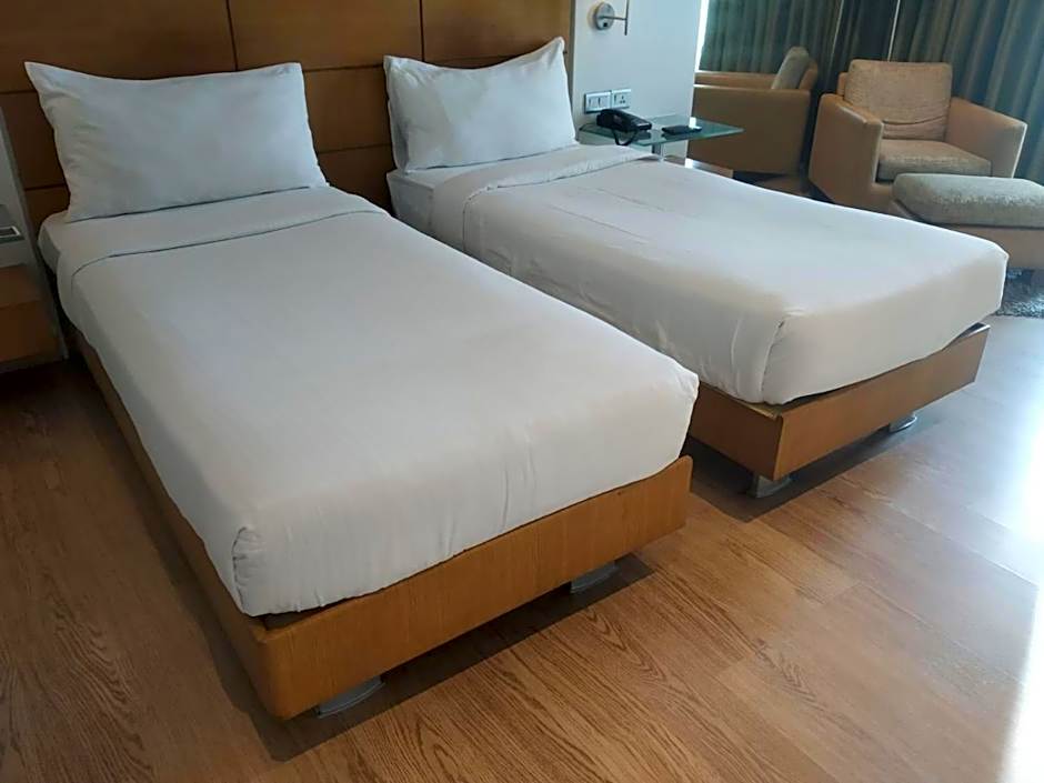 Photo 1 of 19 of Executive 2 Beds