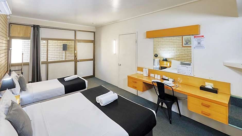 ZED MOTELS Tropical Gateway