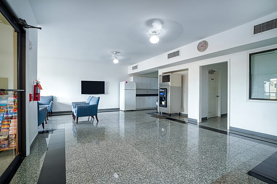 Island Inn By OYO Galveston Beach, TX