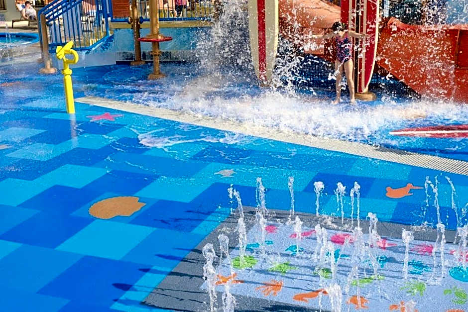 Courtyard by Marriott Anaheim Theme Park Entrance