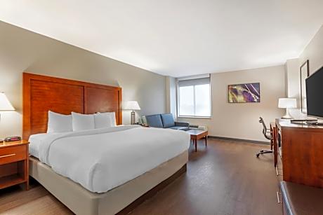 King Suite - Accessible/Non-Smoking