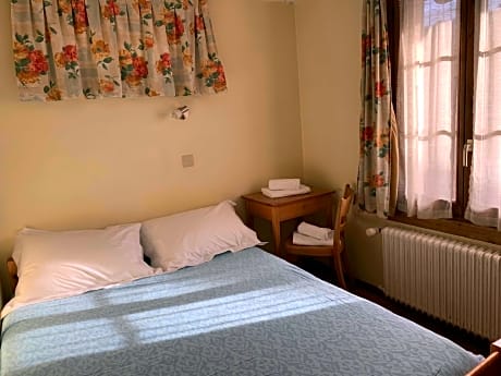 Standard Double Room with Shared Bathroom