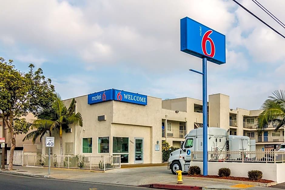 Motel 6 Bell Gardens