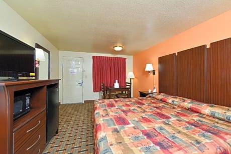 1 King Bed Suite Smoking