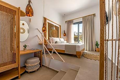 Cozy Double Room with Pool View