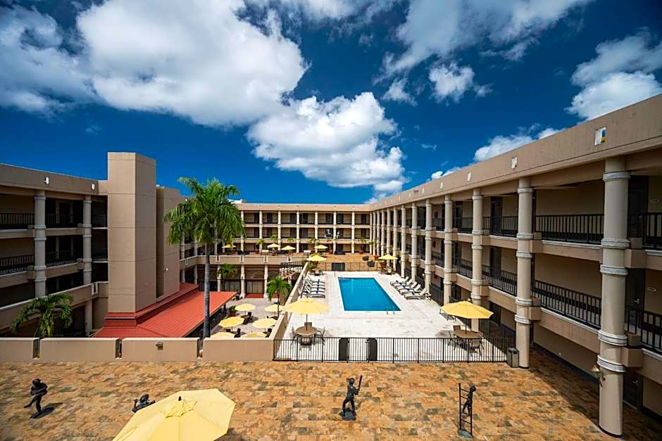 Windward Passage Hotel