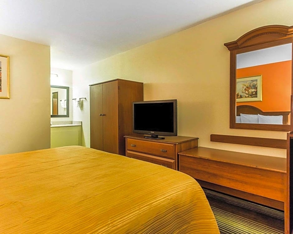 Quality Inn University