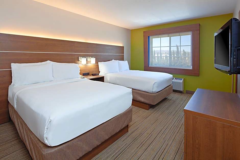Holiday Inn Express Hotel & Suites San Diego-Escondido By IHG