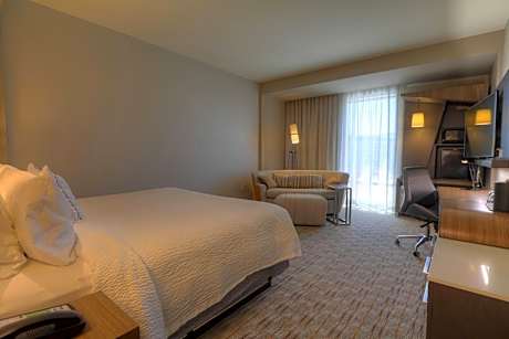 1 King, Extended Room