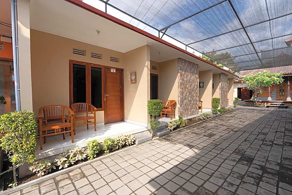 RedDoorz near Buleleng Harbour 2