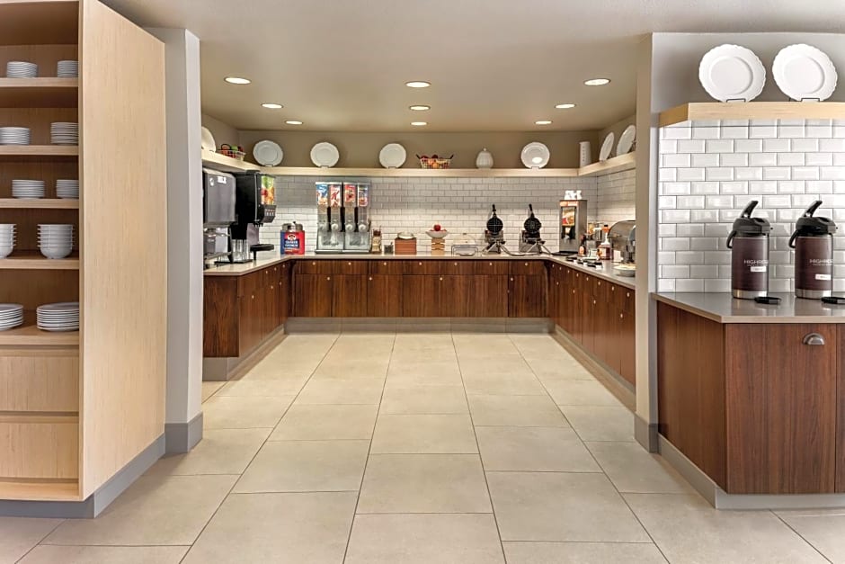 Country Inn & Suites by Radisson, Green Bay East, WI