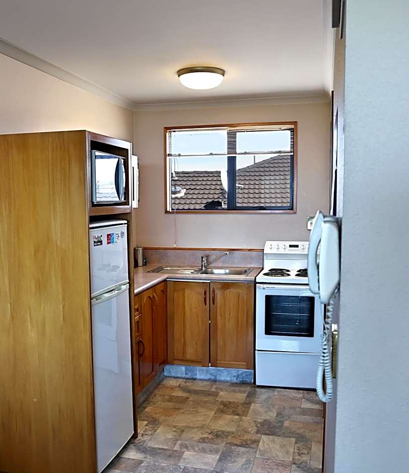 Baywatch Motor Lodge