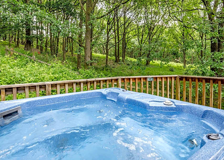 Charlesworth Lodges