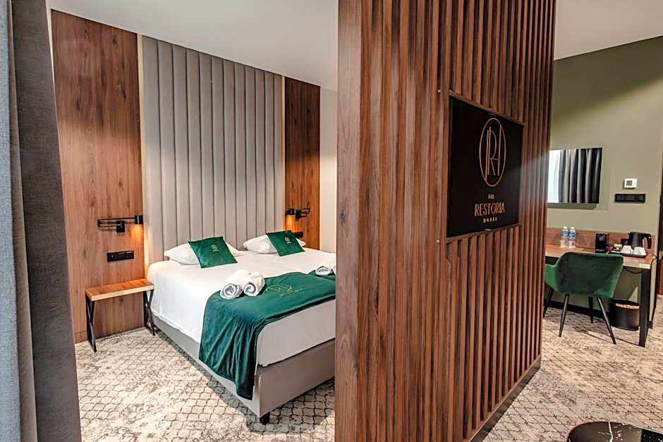 Restoria Hotel***